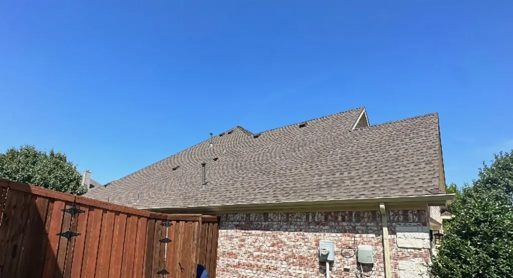 Completed roof replacement project in Lake Park
